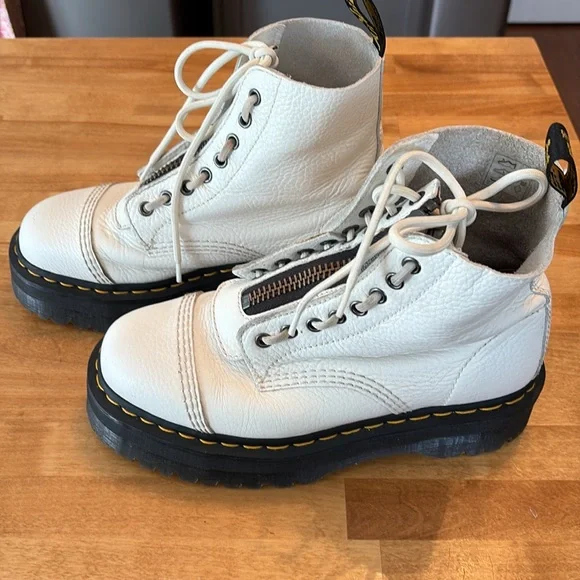 Doc Dr. Martens Women’s White Sinclair Milled Nappa Leather Platform Boots - Picture 3 of 9